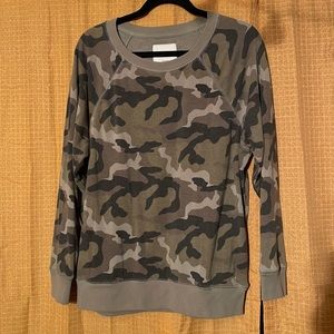 American Eagle Camo Crewneck Jegging Fit